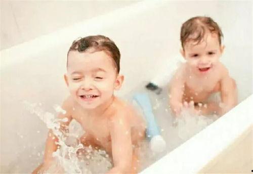 婴儿沐浴成人可用吗视频,揭秘跨年龄段沐浴技巧